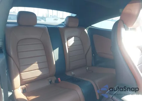 2017 Mercedes-Benz C 300 4Matic z USA, uszkodzony, nr VIN WDDWJ4KB5HF400616